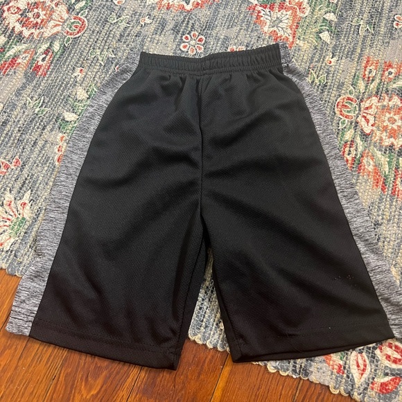 Spider-Man elastic waistband pull on style active shorts - Picture 1 of 3